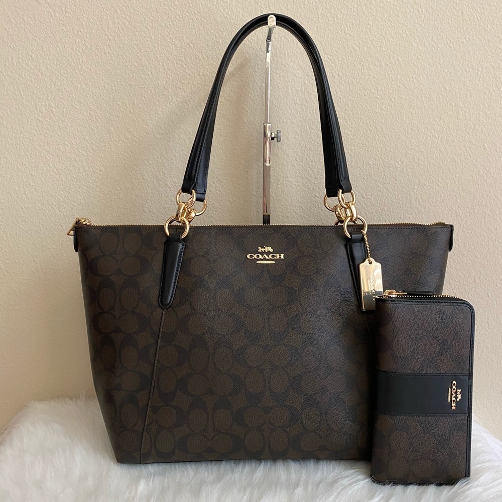 Coach purse and wallet set